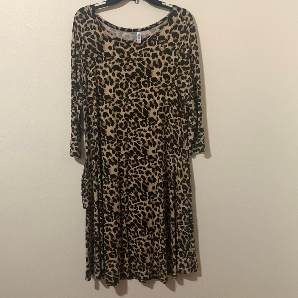 Viishow Animal Print Dress with 2 Pockets Size 2XL  Used